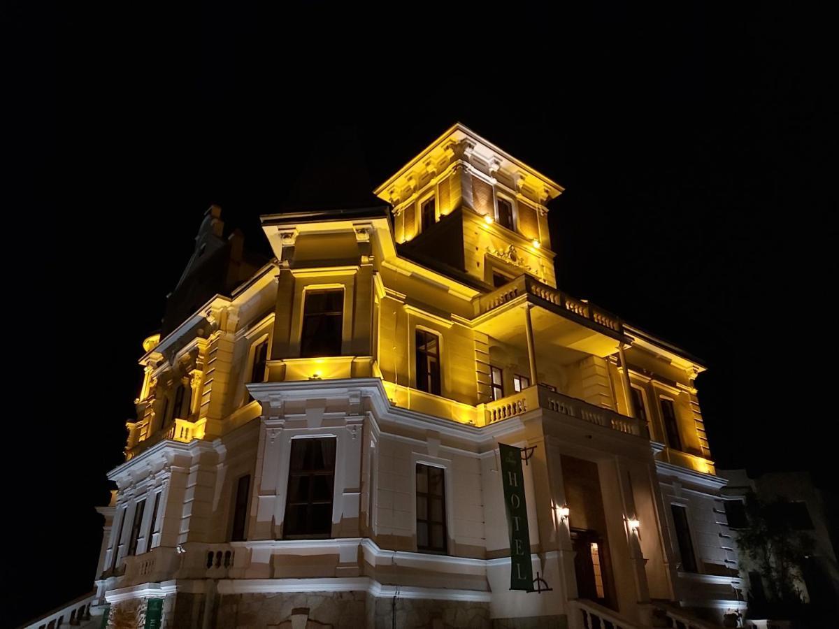 קרלובי וארי Hotel U Zamecku Cihelny מראה חיצוני תמונה