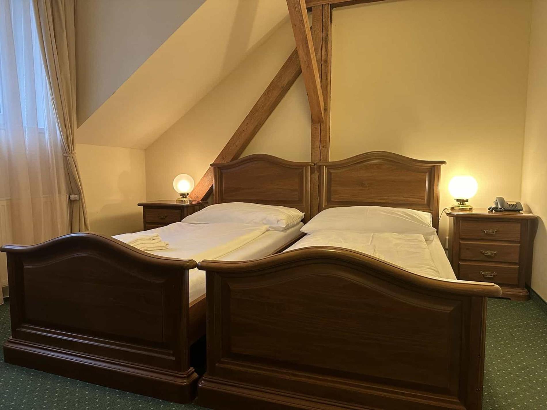 קרלובי וארי Hotel U Zamecku Cihelny מראה חיצוני תמונה